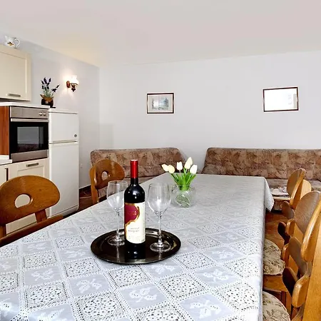 Apartman Oleandar דירה פורץ