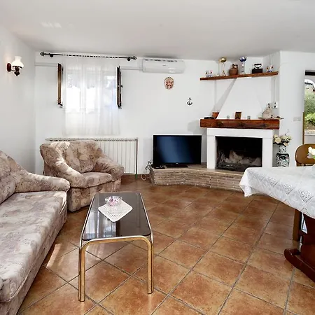 Apartman Oleandar شقة